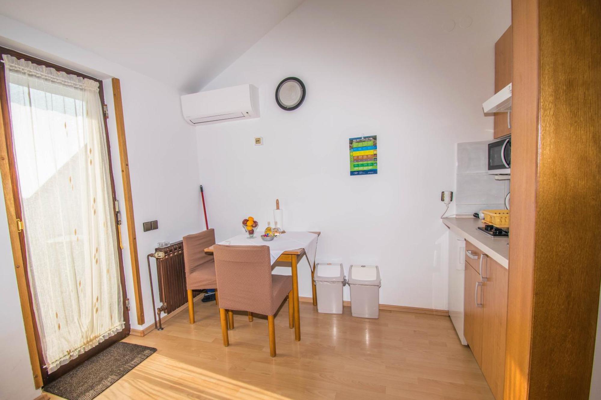 Apartments Punta & Vista In Krk Krk Town Eksteriør bilde
